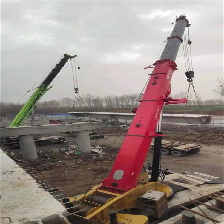 城区钢构件起吊,吊点采用几点绑扎